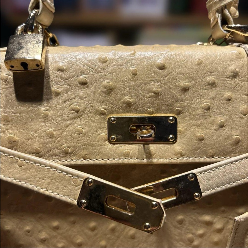 Large Yellow Handbag - Picture 9 of 14
